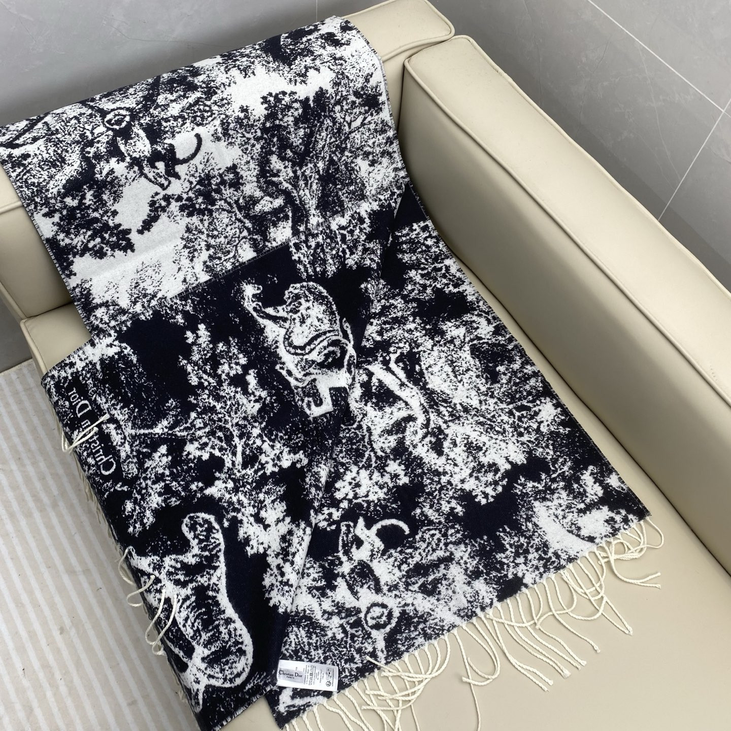 Dior scarf 200x45cm 59% cashmere 41% wool