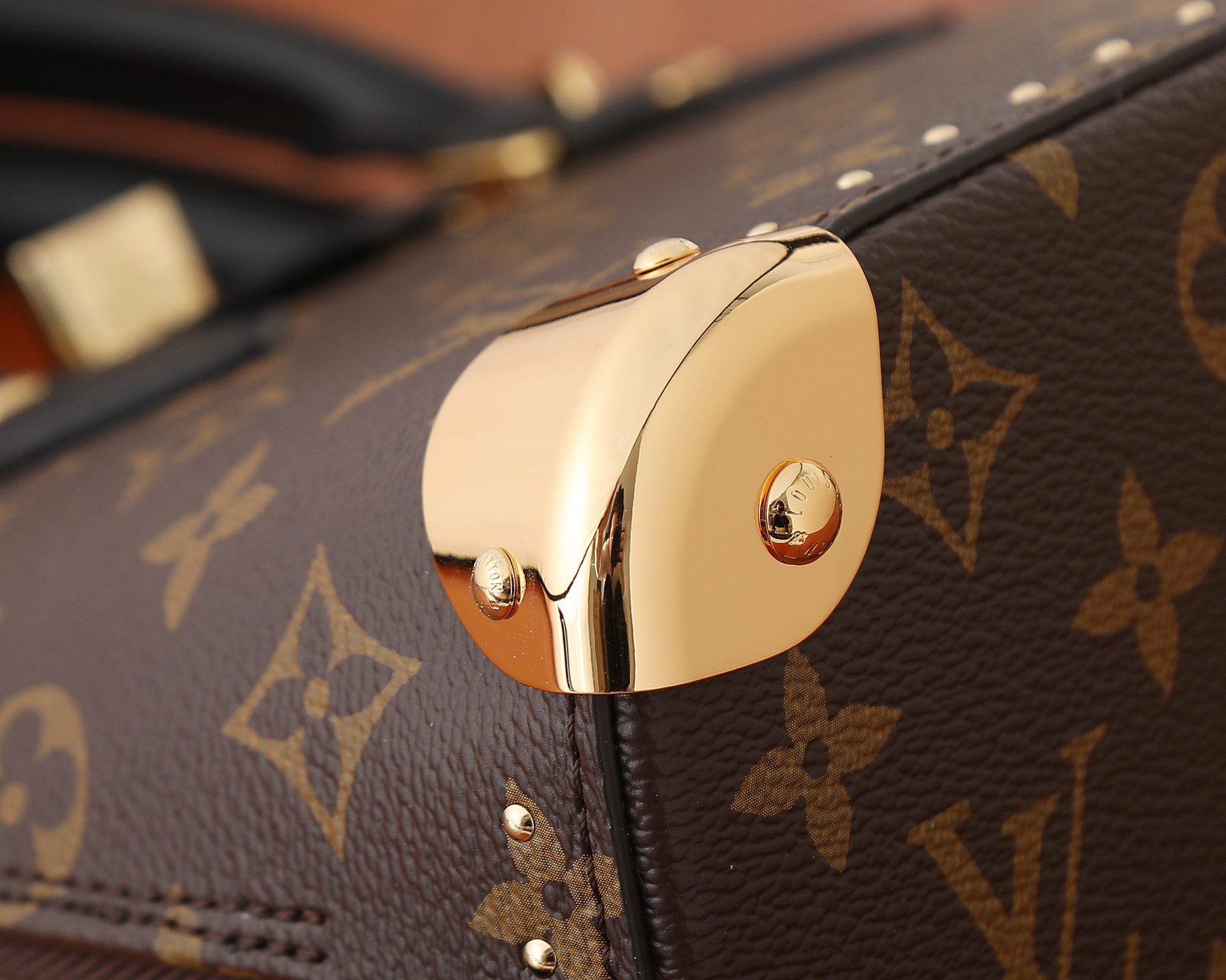 LV ALMA TRUNK BB Handbag M26084 19x11x22cm