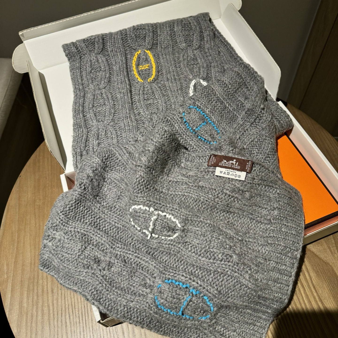 H**me5 scarf 30x200cm