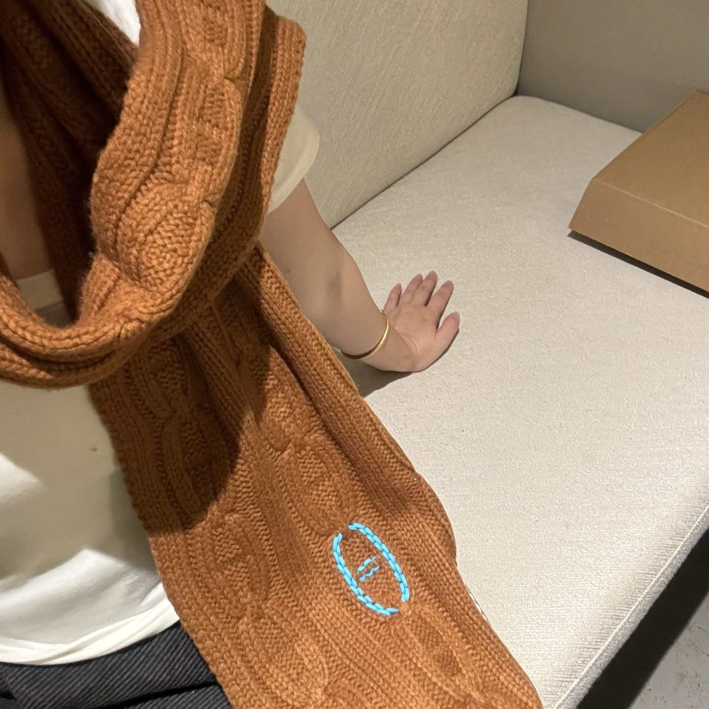 H**me5 scarf 30x200cm