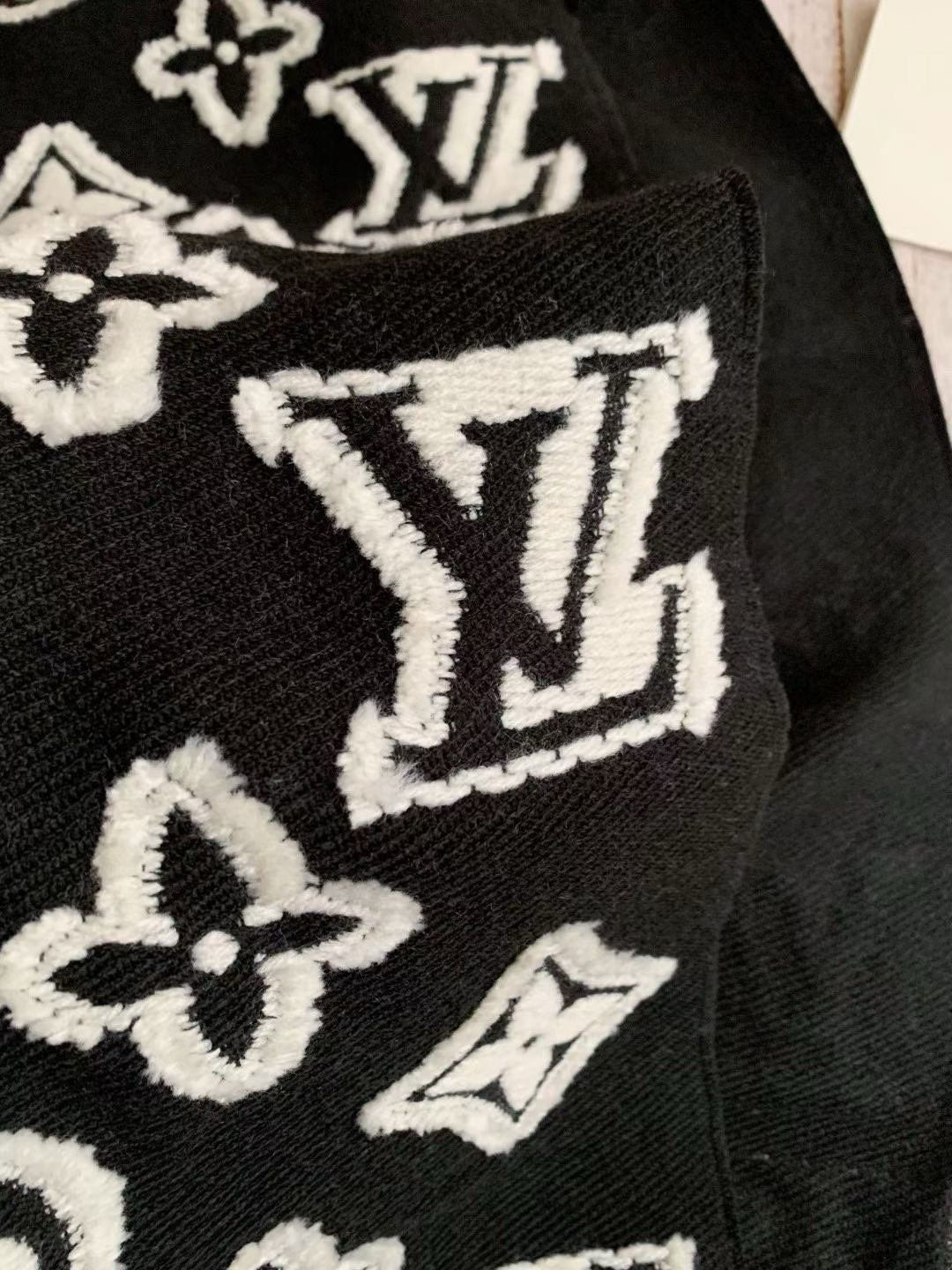 Louis Vuitton scarf 34x220cm