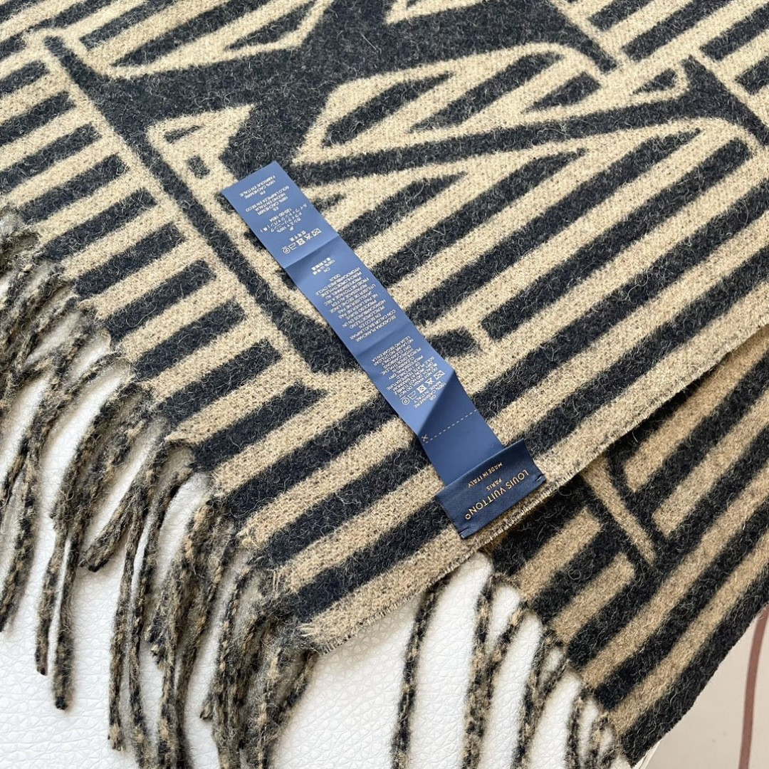 Louis Vuitton scarf 40x205cm 100% cashmere