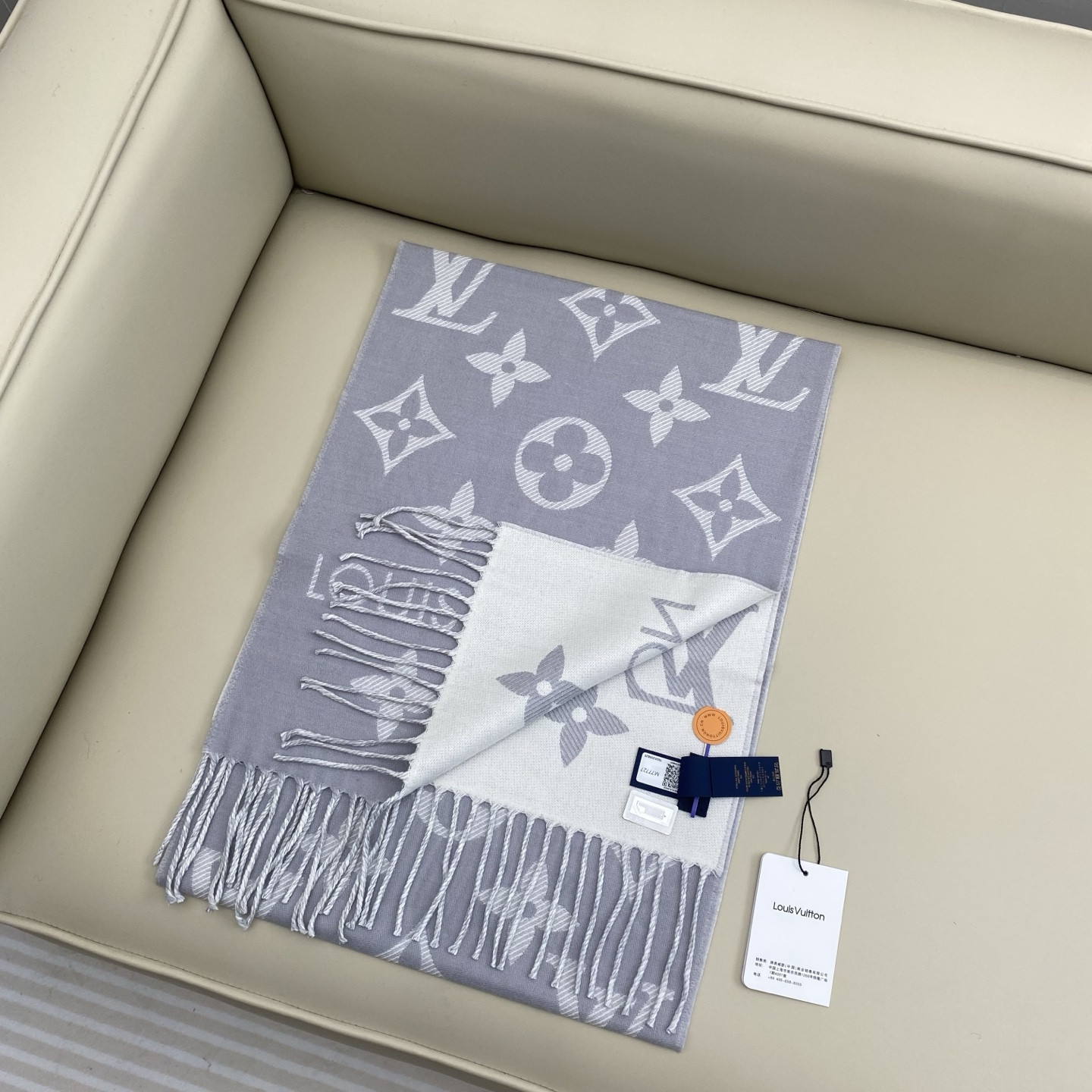 Louis Vuitton scarf 34x186cm 100% sheep wool