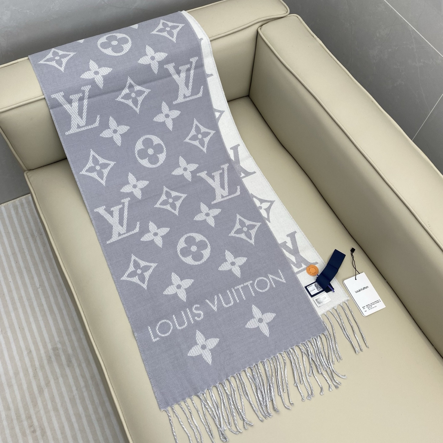 Louis Vuitton scarf 34x186cm 100% sheep wool