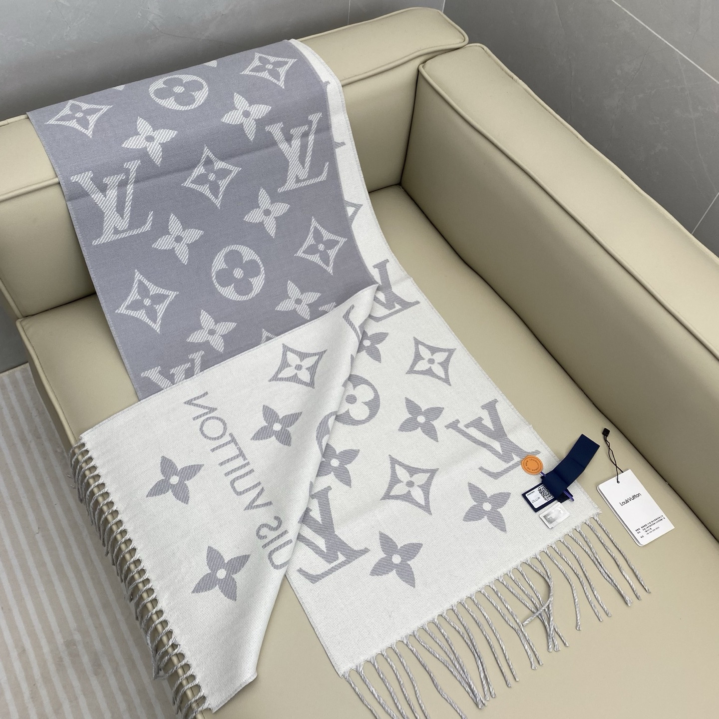 Louis Vuitton scarf 34x186cm 100% sheep wool