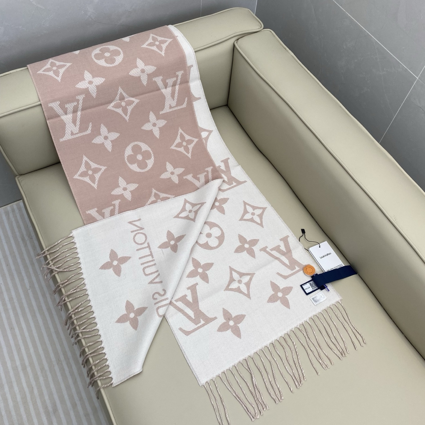 Louis Vuitton scarf 34x186cm 100% sheep wool