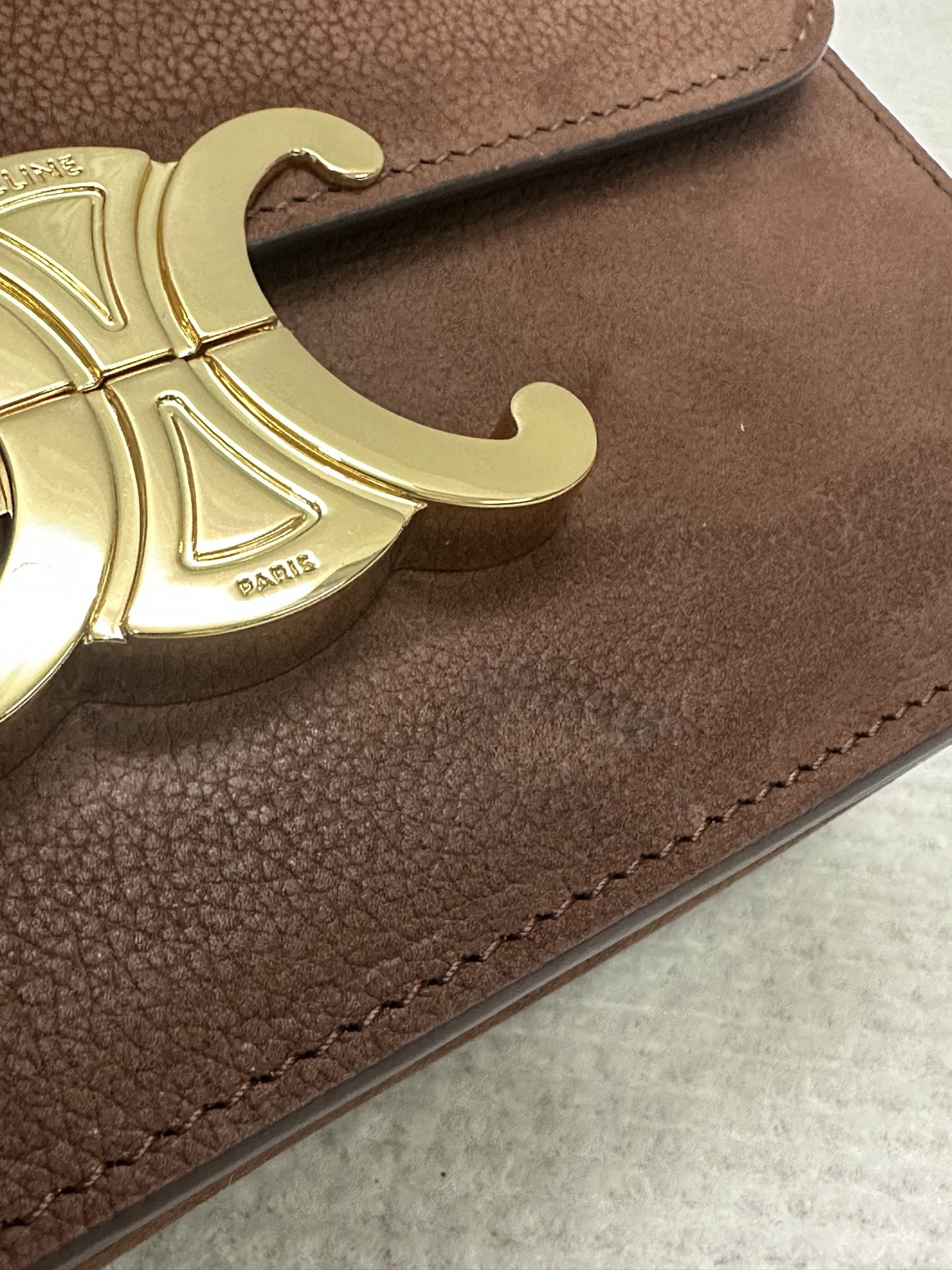 Ce1i*e TEEN TRIOMPHE BAG IN Grained Nubuck Calfskin 18.5x13.5x7cm