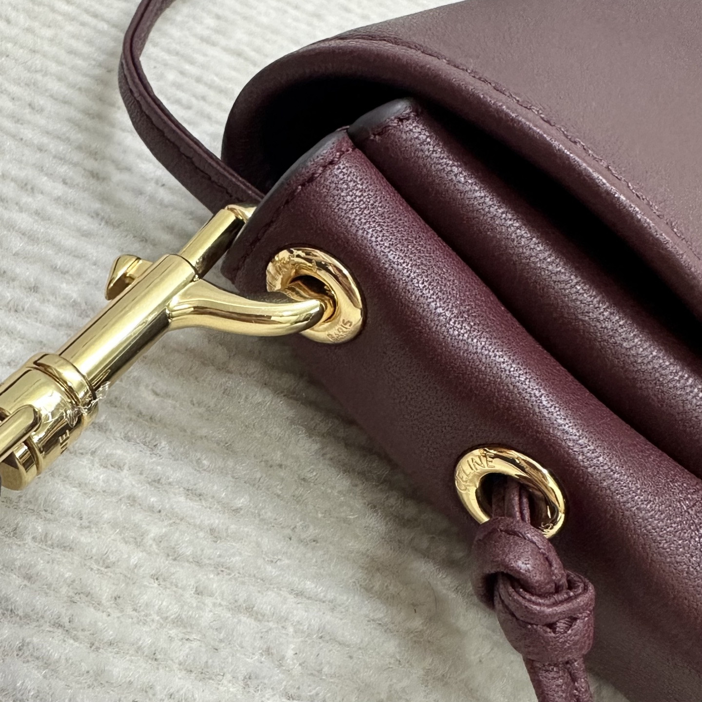 Ce1i*e HALFMOON SOFT TRIOMPHE BAG IN S*pPLE SHINY LAMBSKIN 46x19x10cm