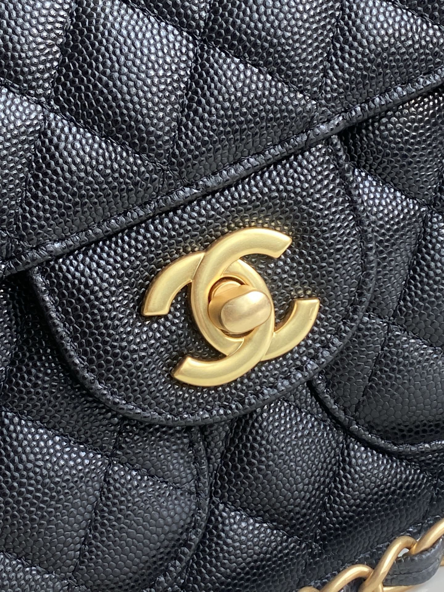Chanel Flap Bag 17x25x5cm