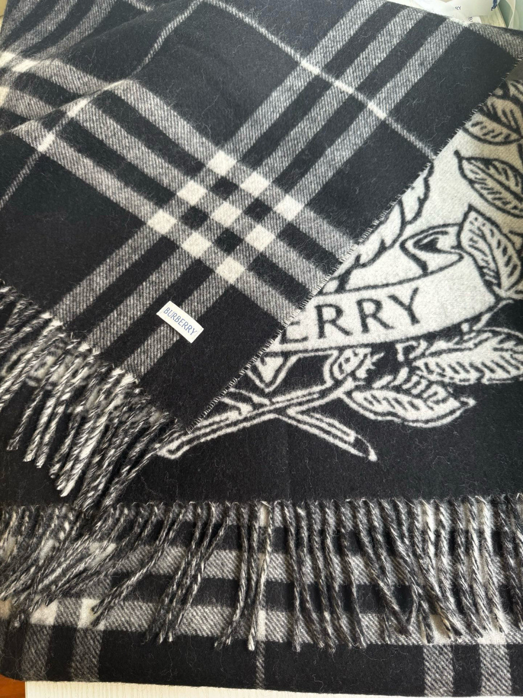 Bv*b*rry Wide Reversible Stormy Knight scarf 50x210cm