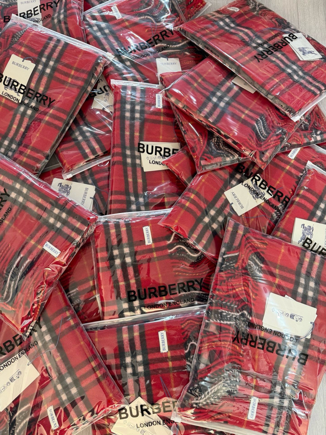 Bv*b*rry scarf 36x210cm 100% cashmere