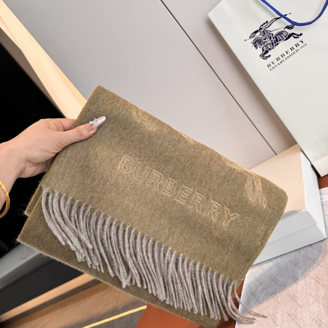 Bv*b*rry scarf 30x200cm