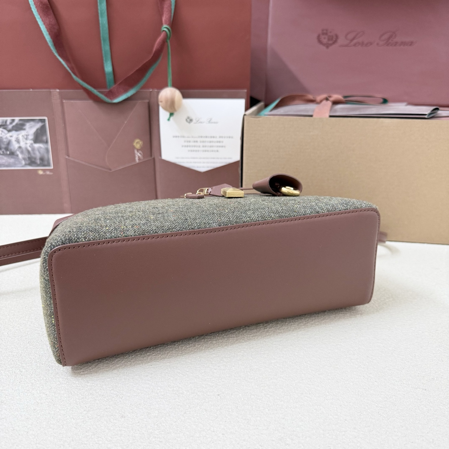 L0r0 P1ana Extra Pocket L27 16x27x10cm