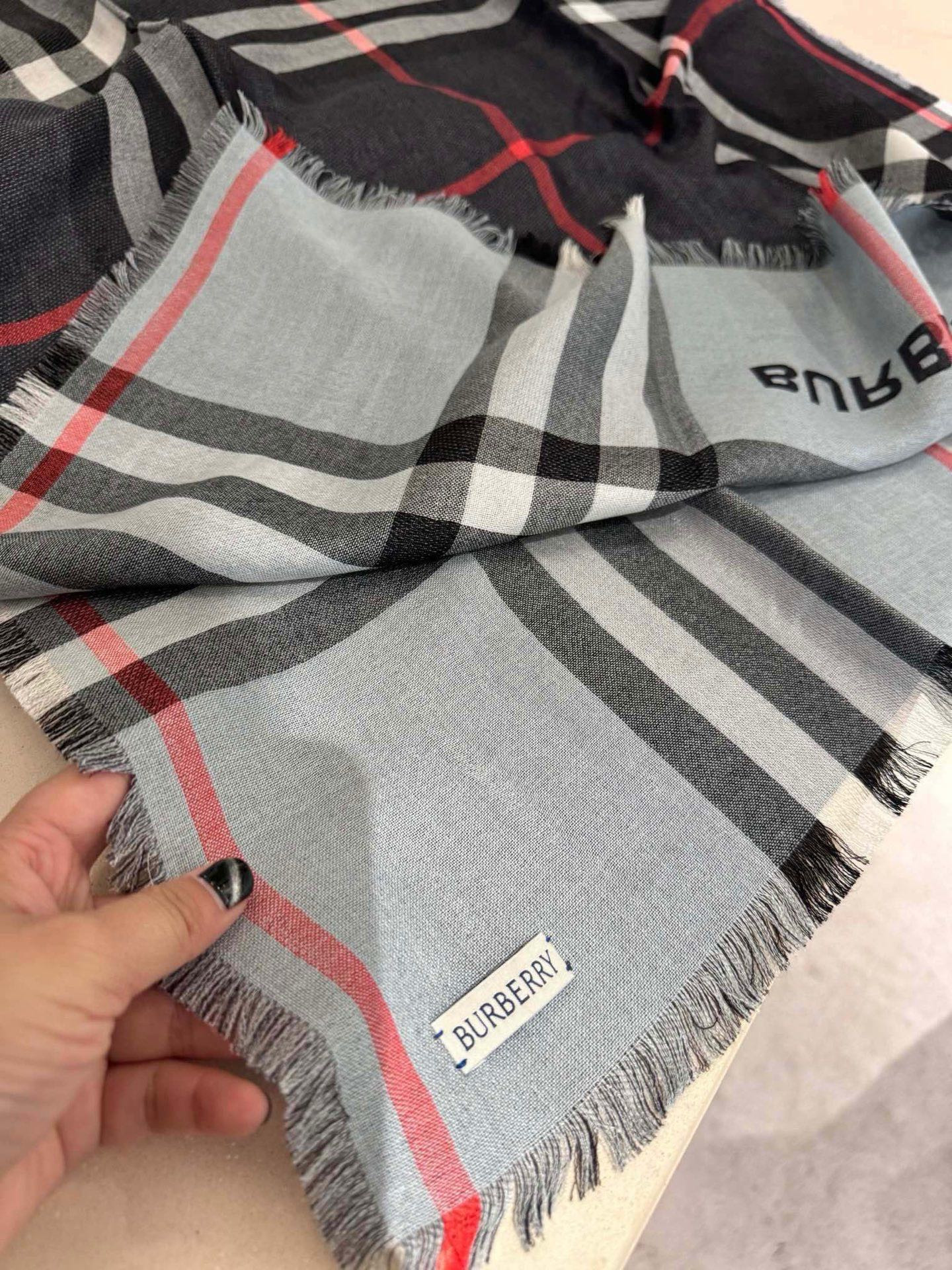 Bv*b*rry scarf 70x220cm