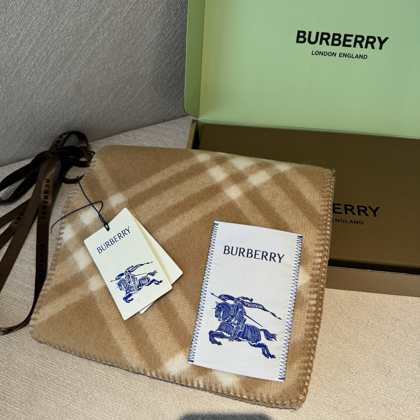 Bv*b*rry scarf 30x182cm 100% wool