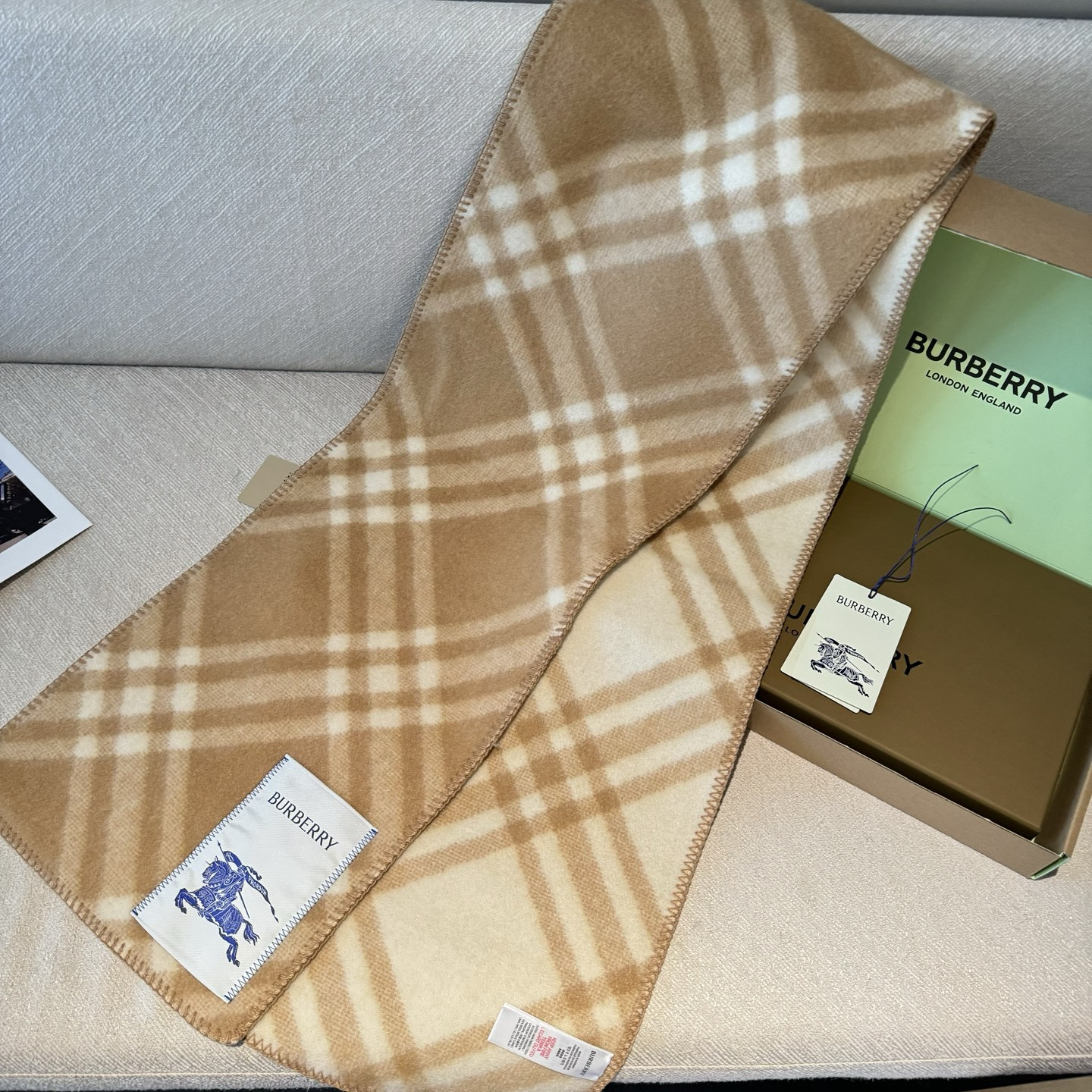 Bv*b*rry scarf 30x182cm 100% wool