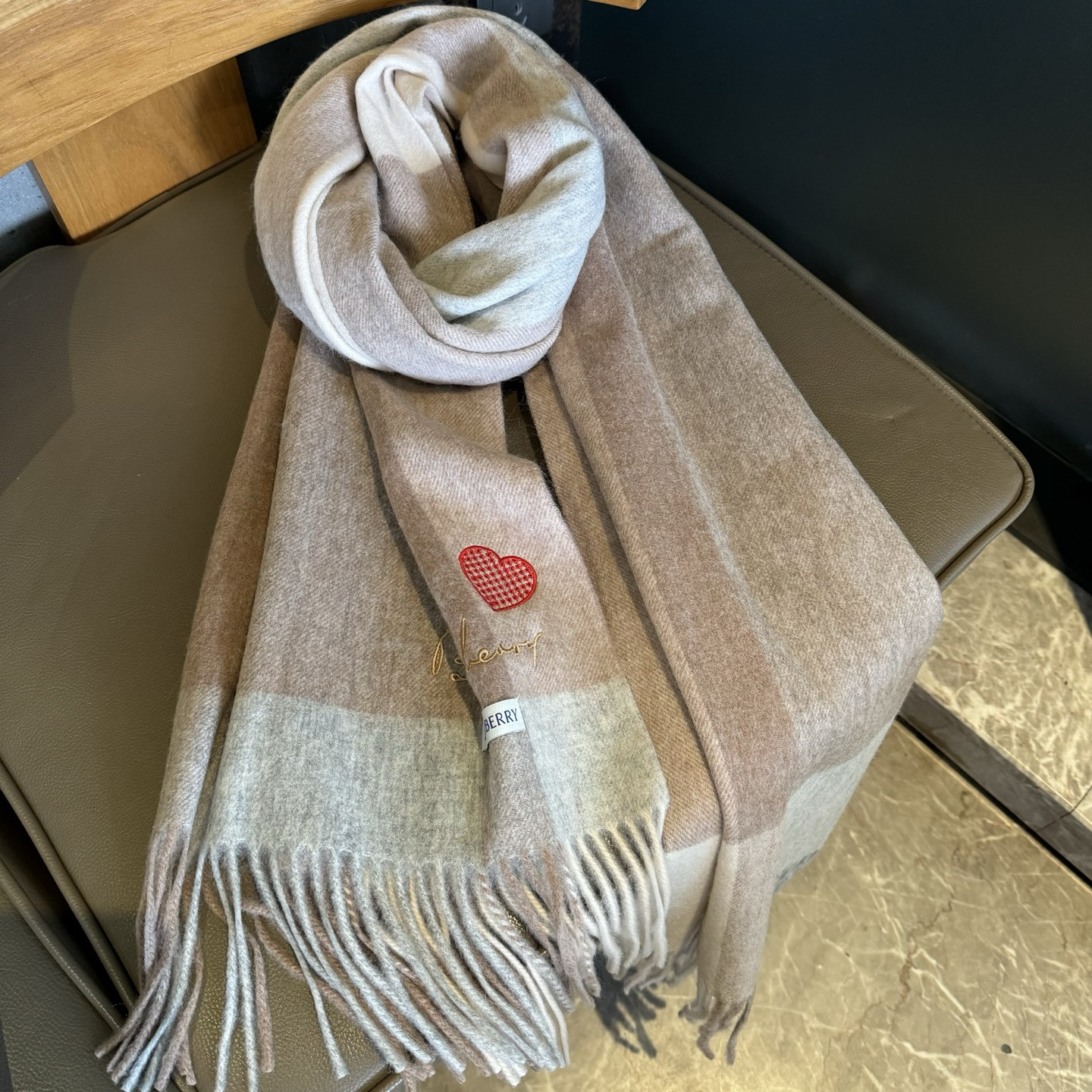 Bv*b*rry scarf 60x180cm 100% lambswool