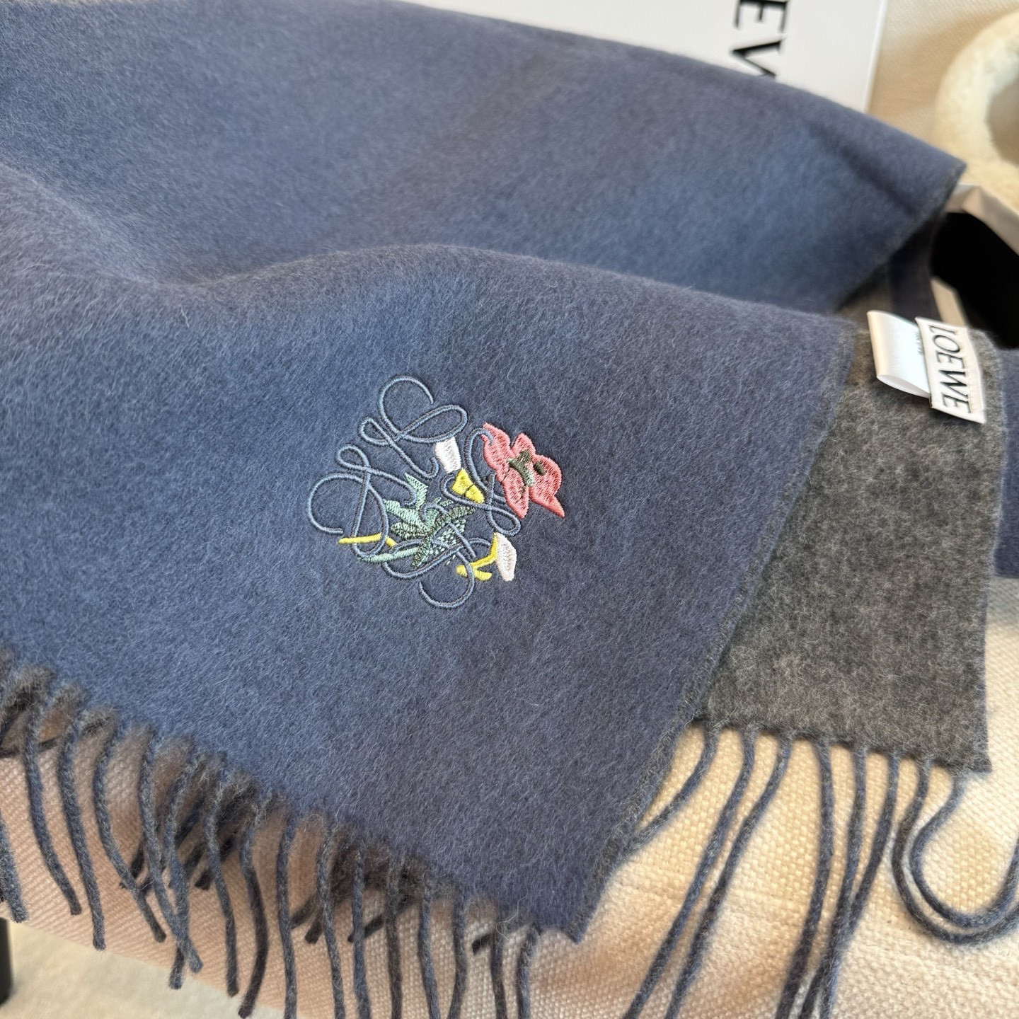 L0ew* scarf 35x180cm