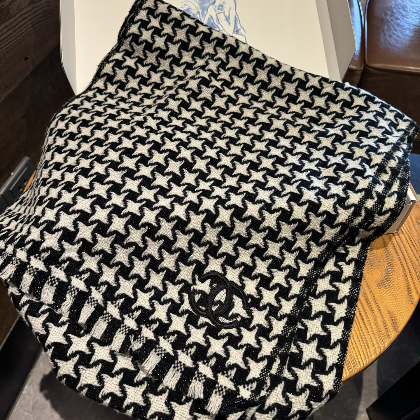 Ch**el scarf 45x200cm 100% cashmere