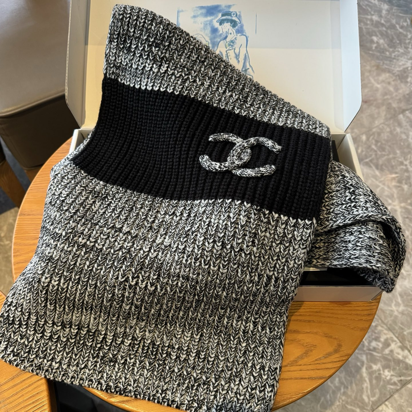 Ch**el scarf 30x200cm 100% cashmere