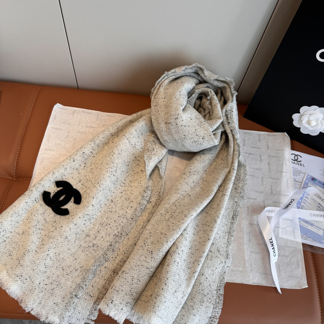 Ch**el scarf 70x180cm 100% cashmere