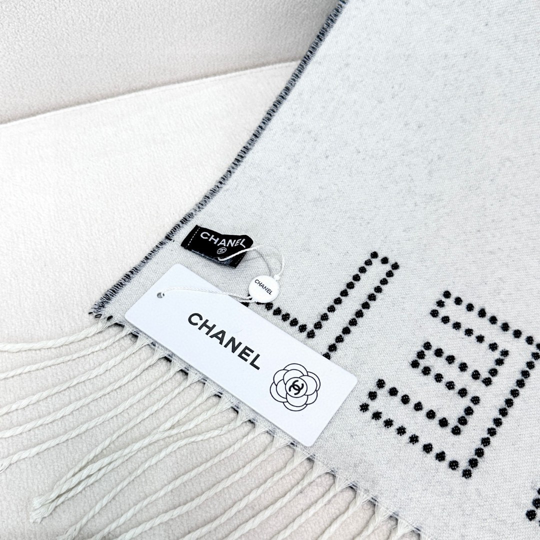 Ch**el scarf 70x200cm