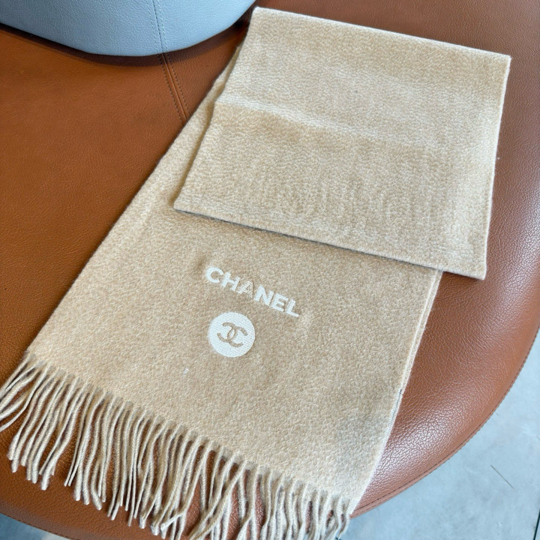 Ch**el scarf 30x180cm 100% cashmere