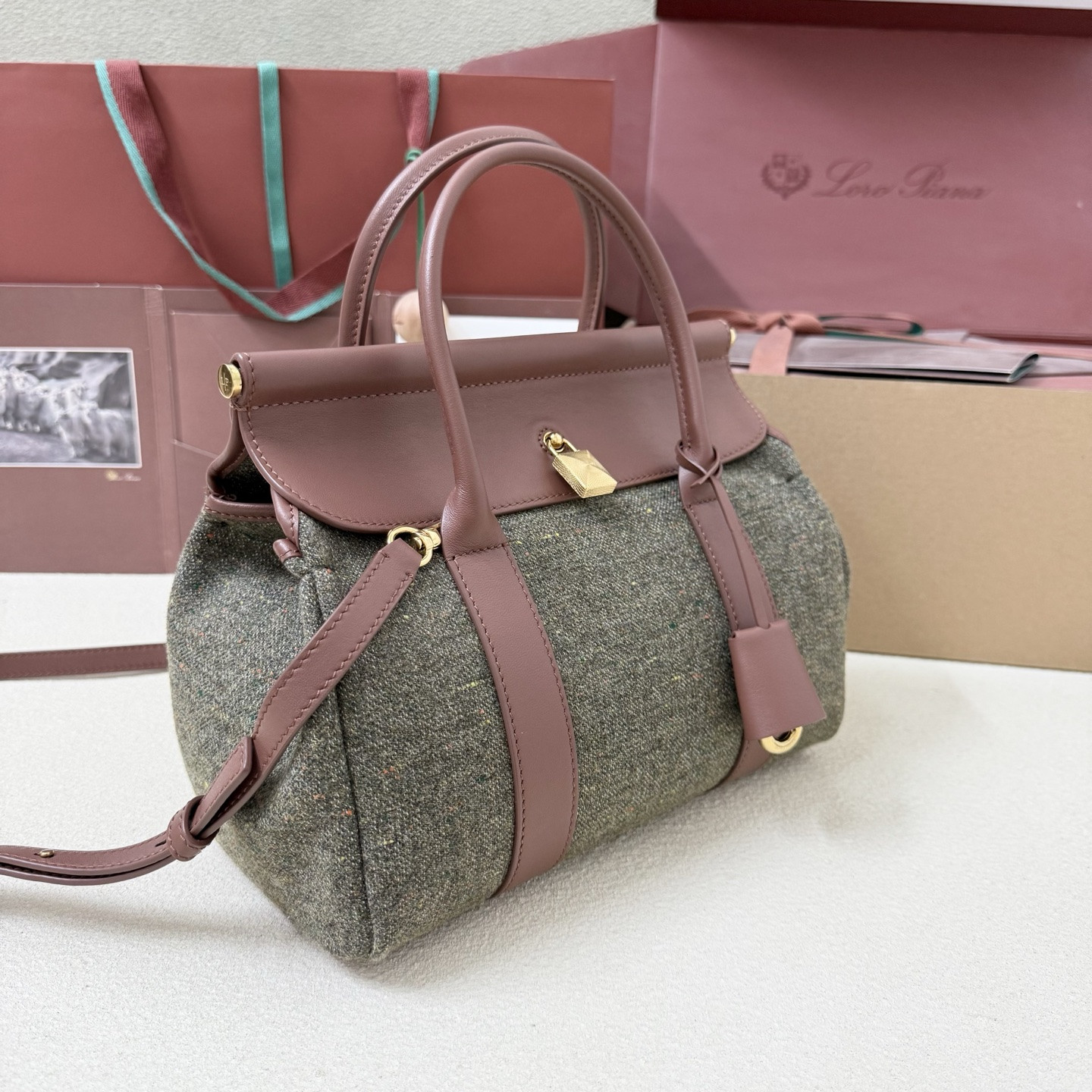 L0r0 P1ana Loom L25 25x18x12.5cm