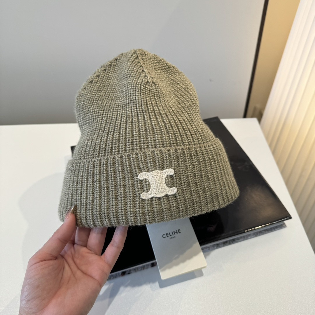 Ce1i*e beanie