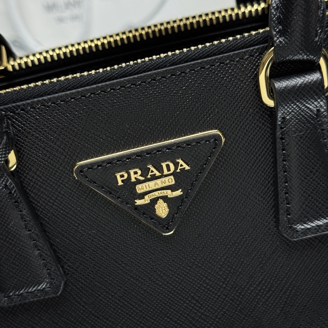 Prada Galleria Patent Saffiano Leather Mini-Bag 12.5x21x8.5cm