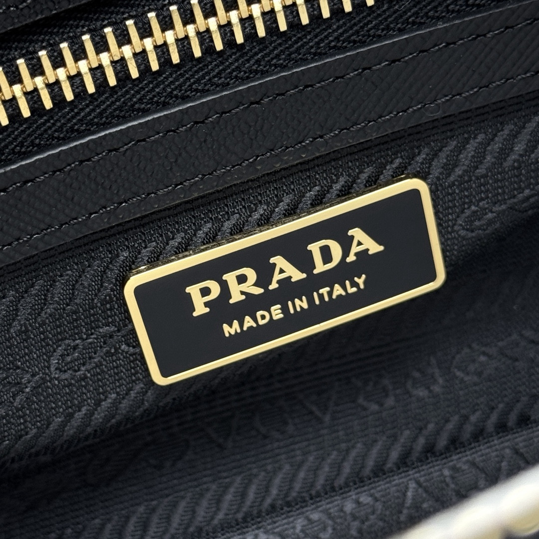 Prada Galleria Patent Saffiano Leather Mini-Bag 12.5x21x8.5cm