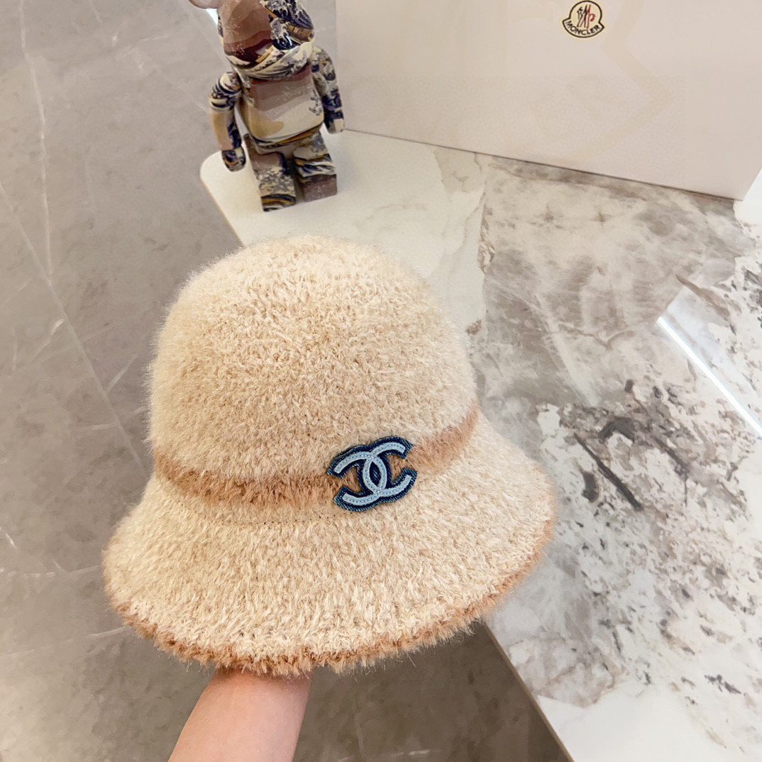 Ch**el knit bucket hat