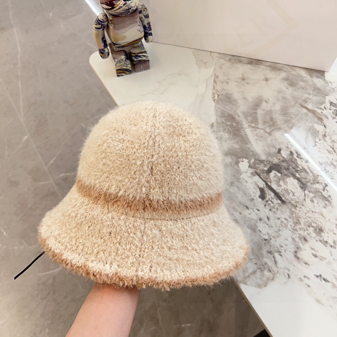 Ch**el knit bucket hat
