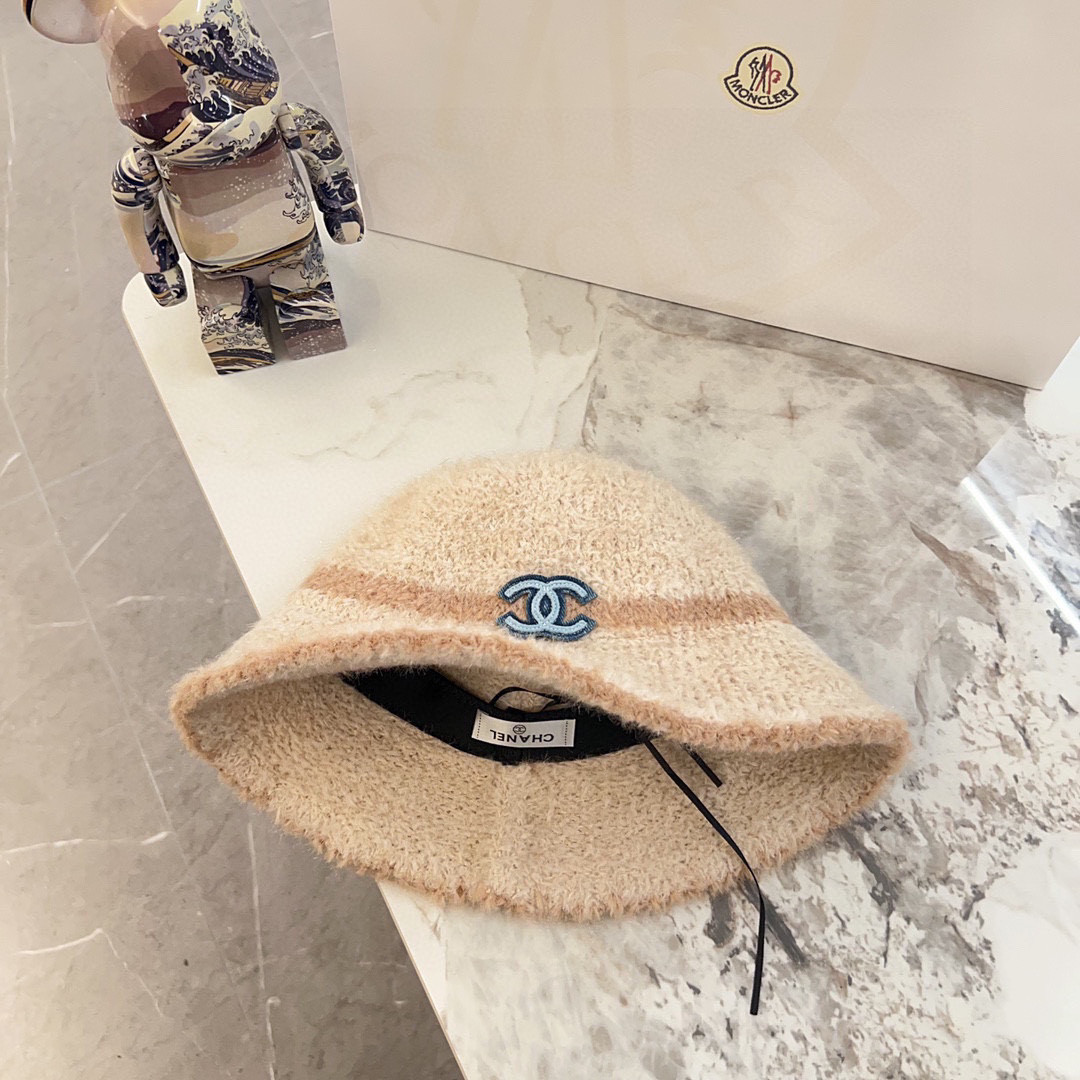 Ch**el knit bucket hat