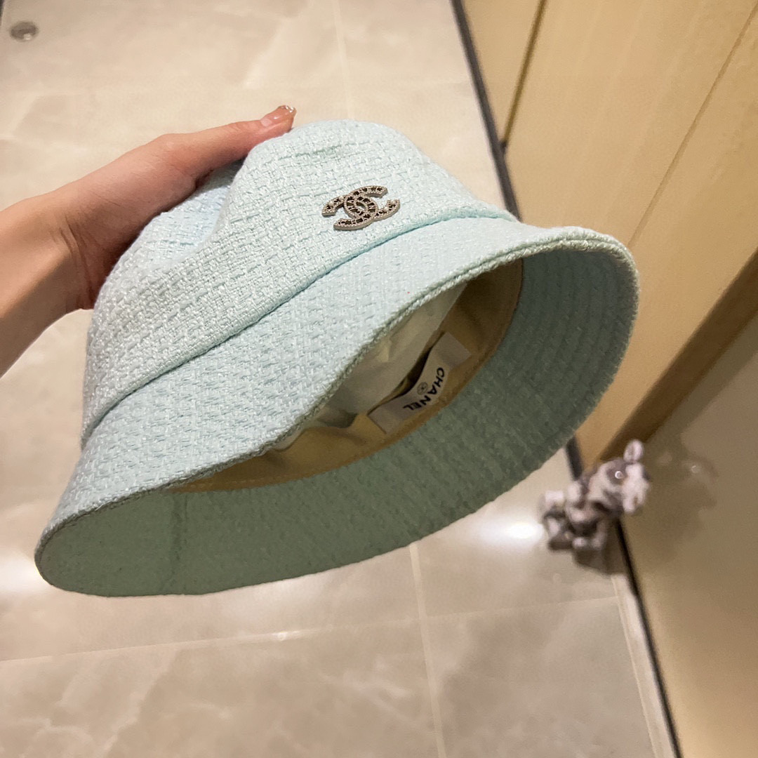 Ch**el bucket hat