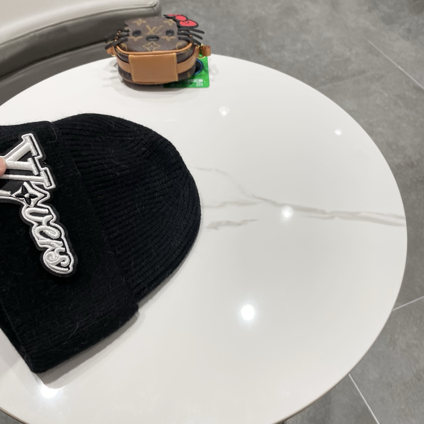 l0vis Vvtt0n beanie