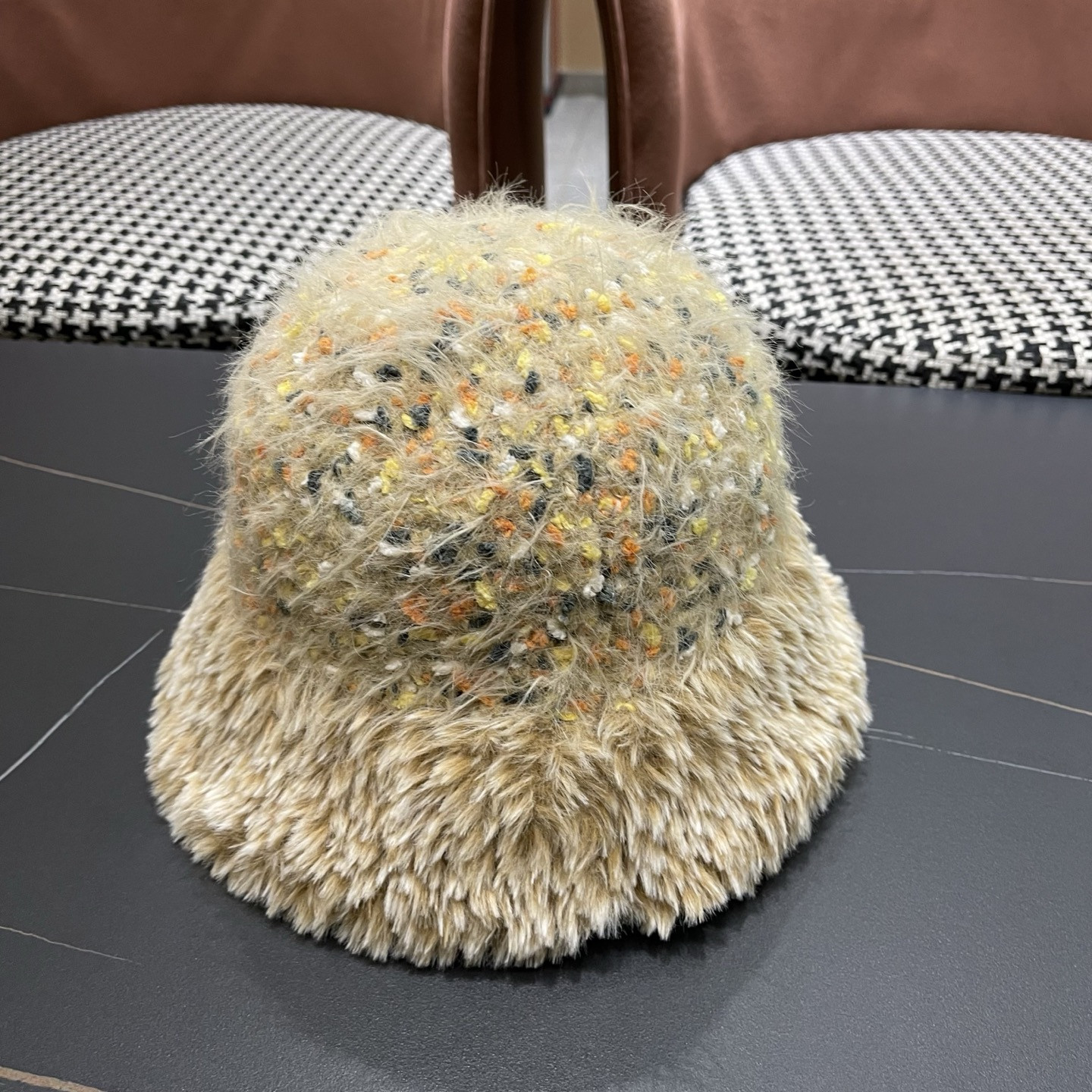 l0vis Vvtt0n bucket hat