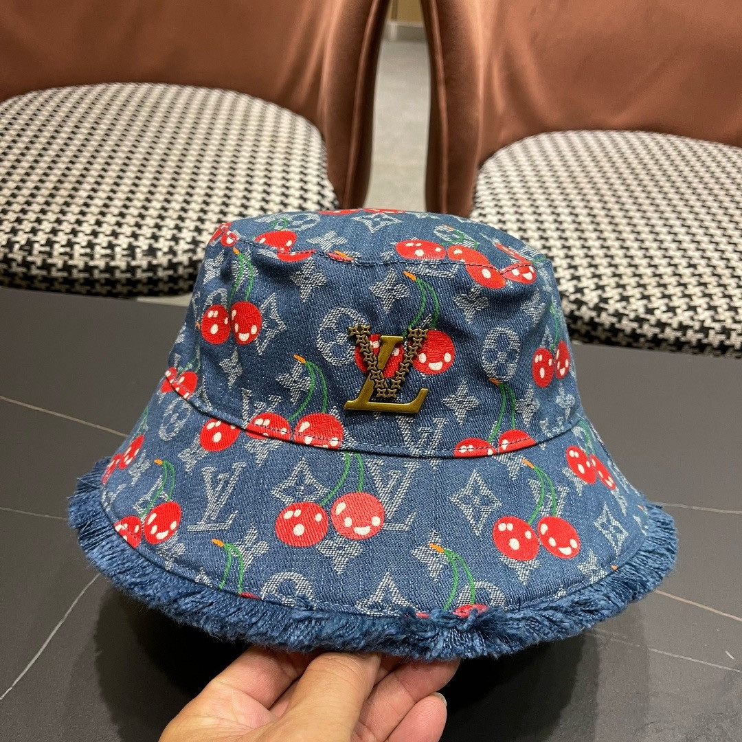 l0vis Vvtt0n bucket hat
