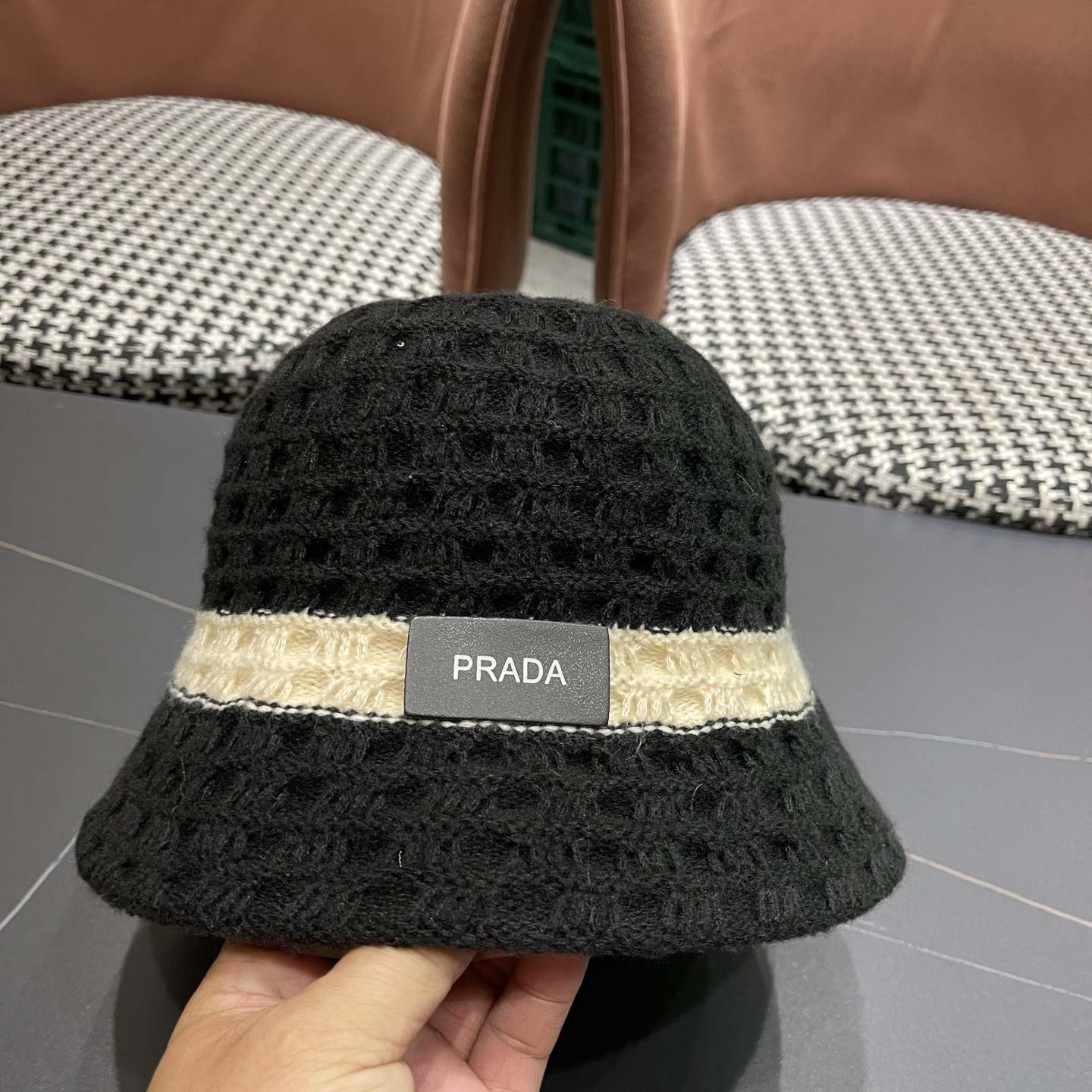 Pra*a bucket hat