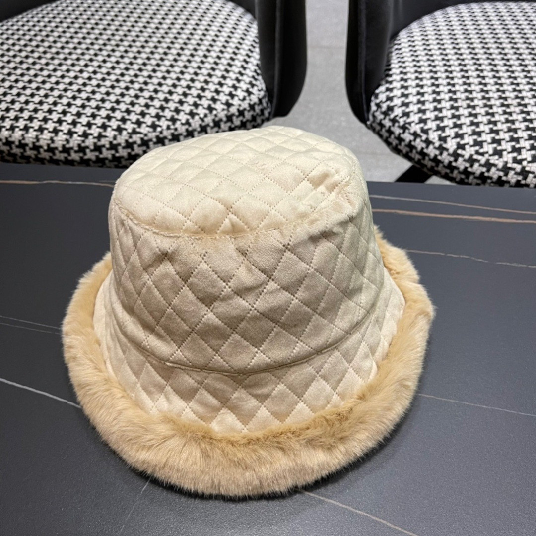 Pra*a bucket hat