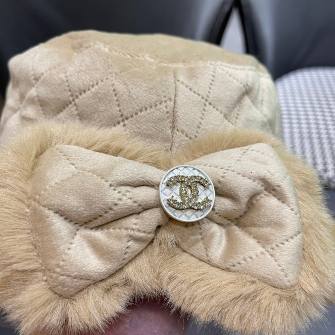 Pra*a bucket hat