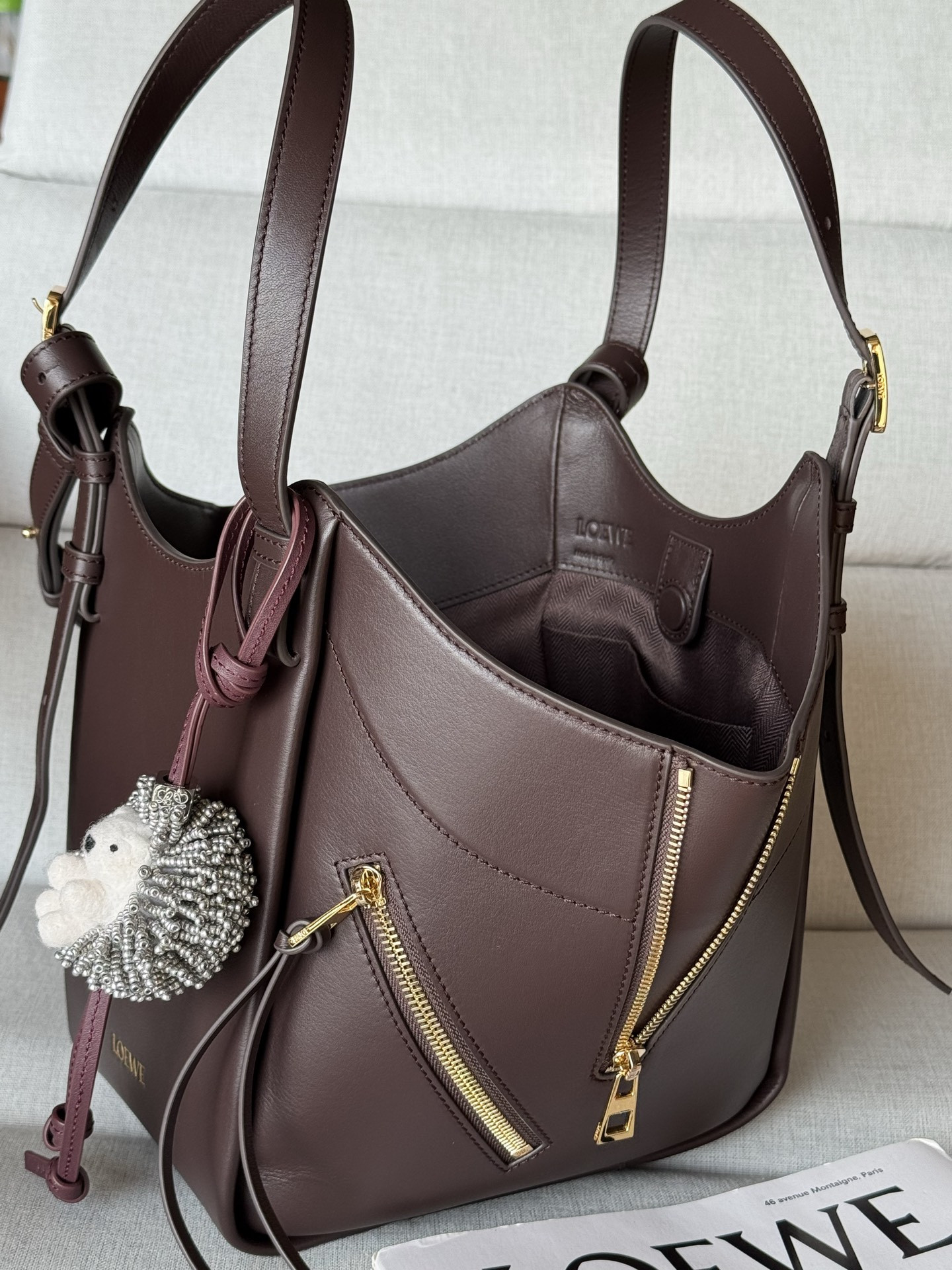 L0ew* Hammock Flip Bag in Classic Calfskin No Pendant 21x15x22.5cm