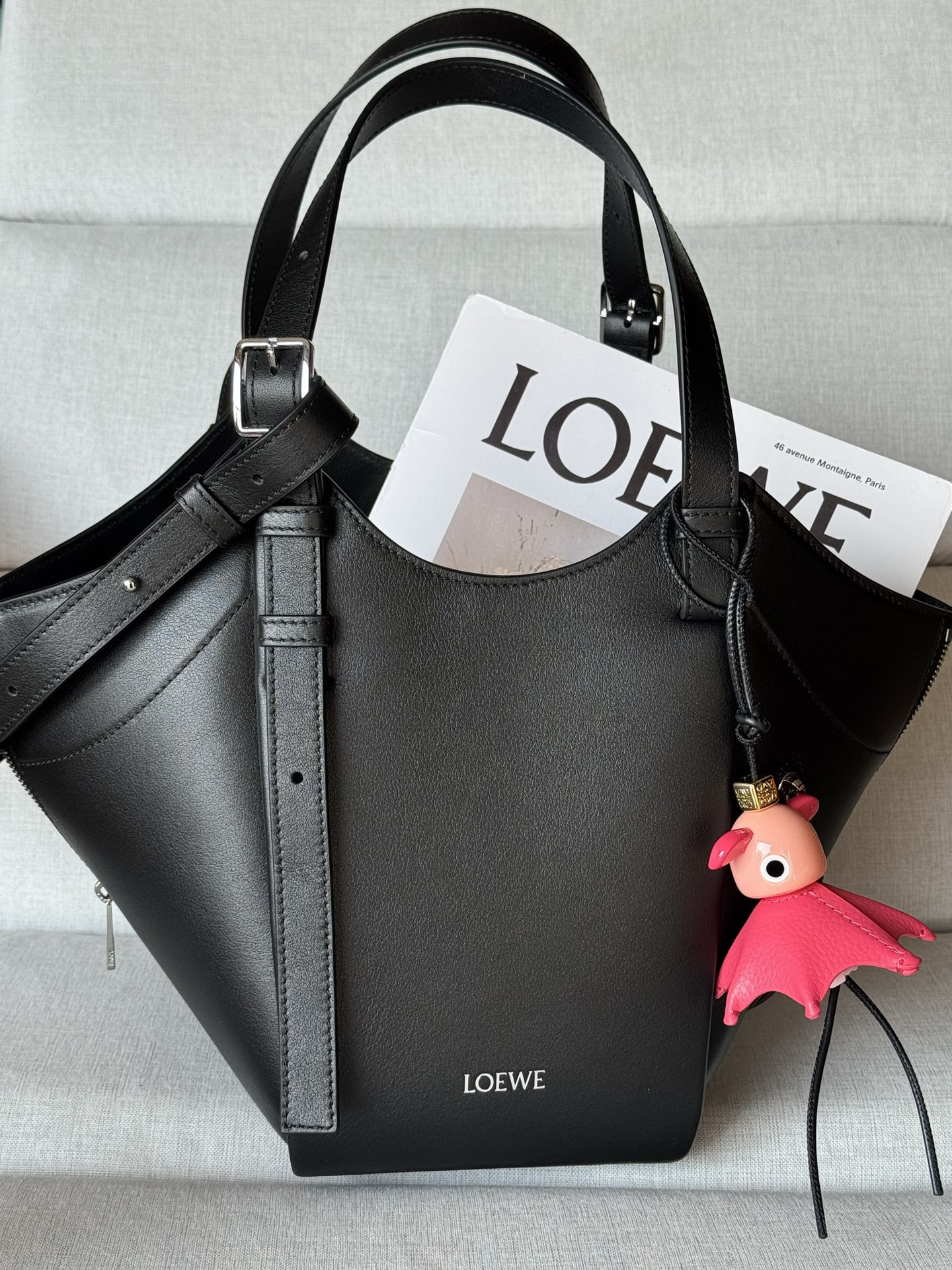 L0ew* Hammock Flip Bag in Classic Calfskin No Pendant 21x15x22.5cm