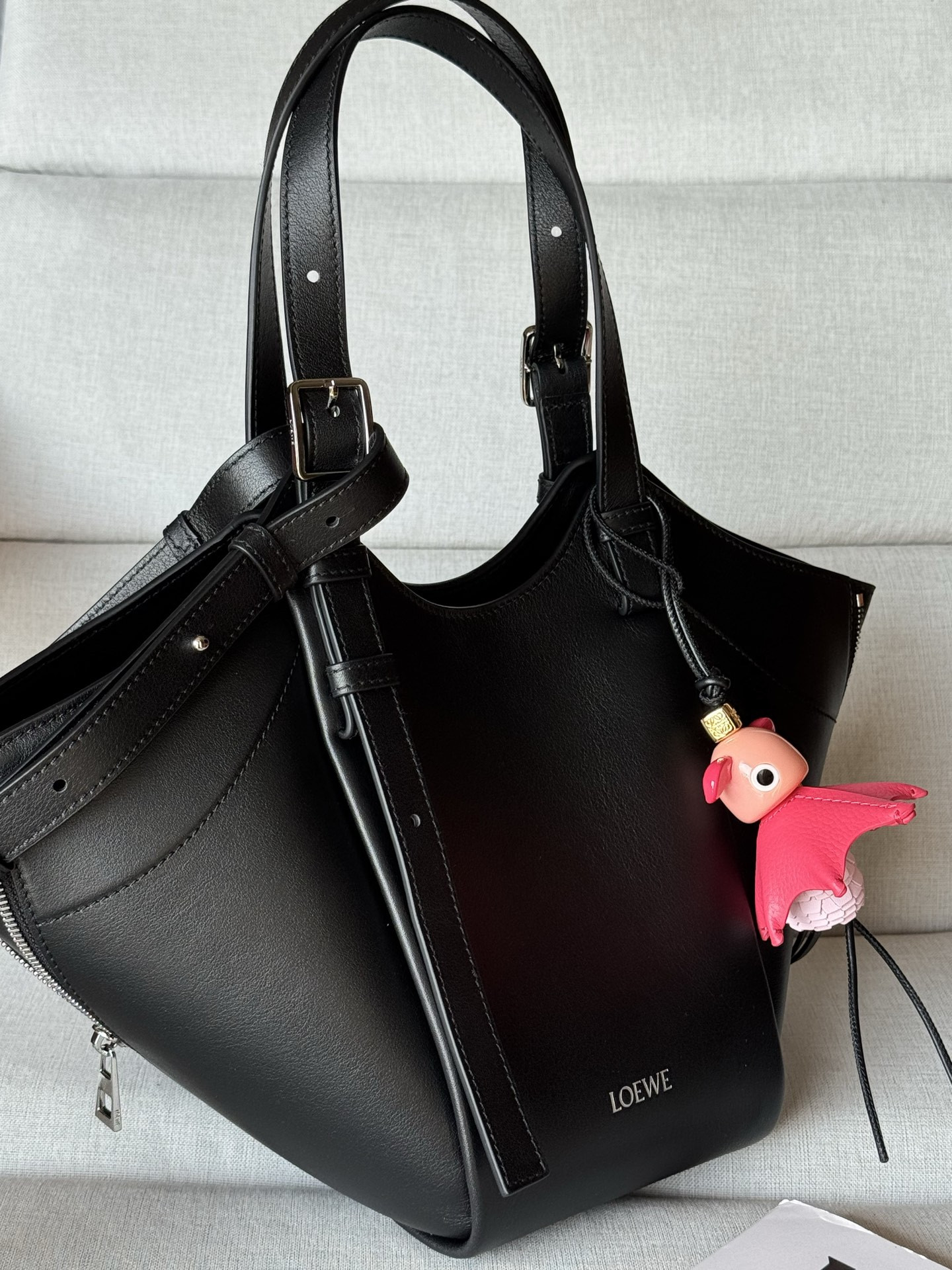 L0ew* Hammock Flip Bag in Classic Calfskin No Pendant 21x15x22.5cm