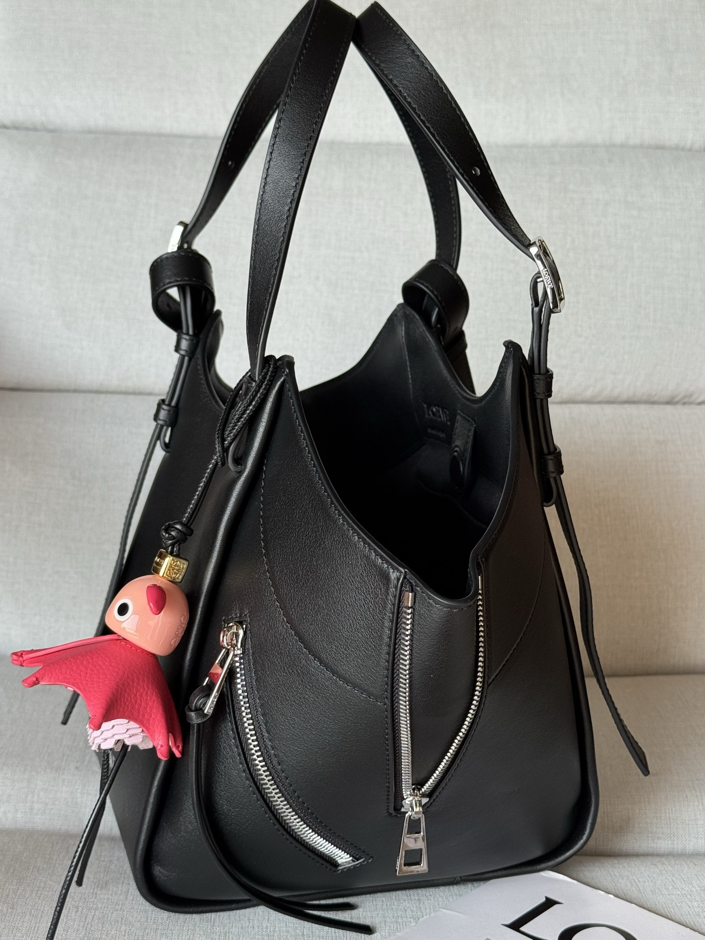 L0ew* Hammock Flip Bag in Classic Calfskin No Pendant 21x15x22.5cm