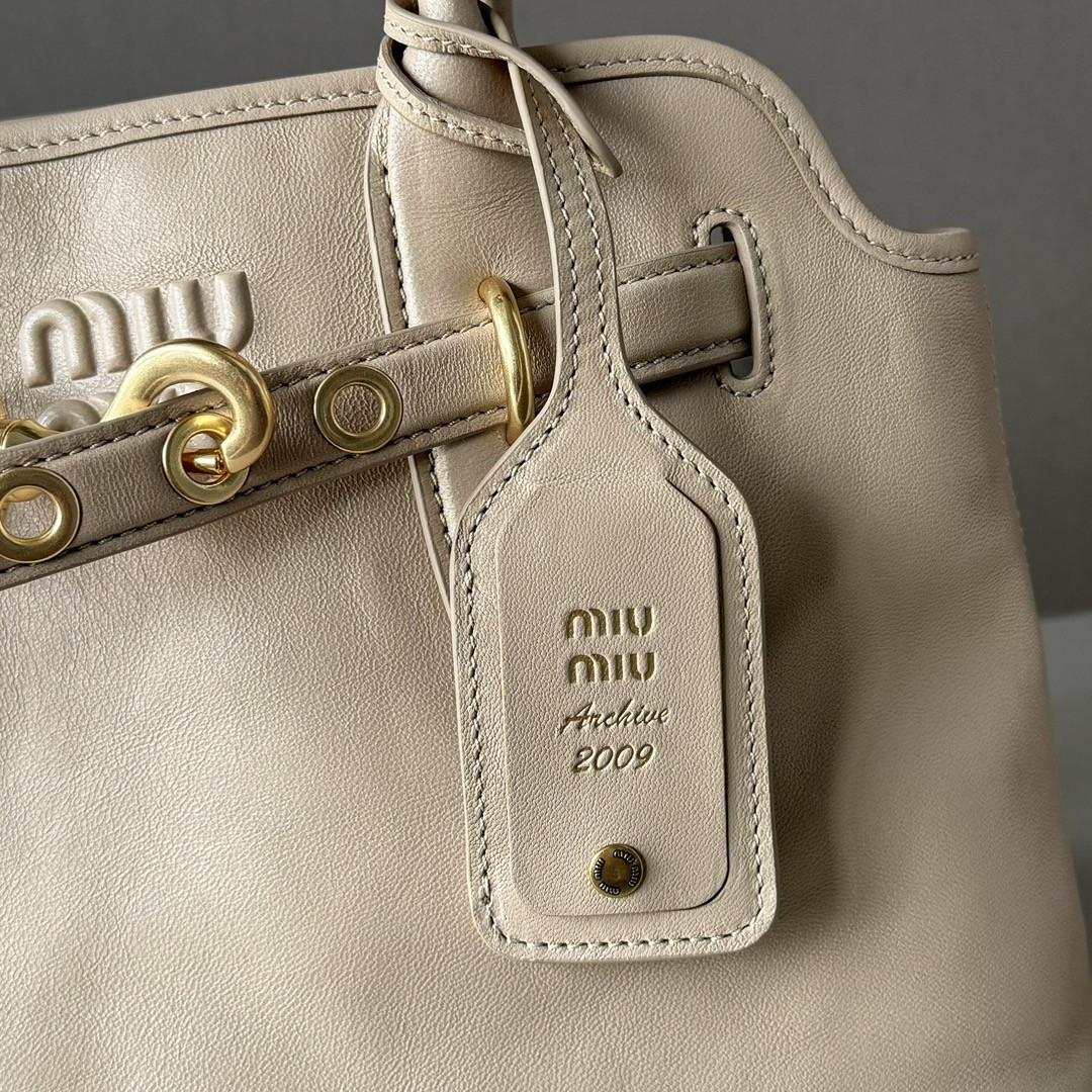 Miu Miu Aventure Nappa Leather Handbag 22x30x10cm