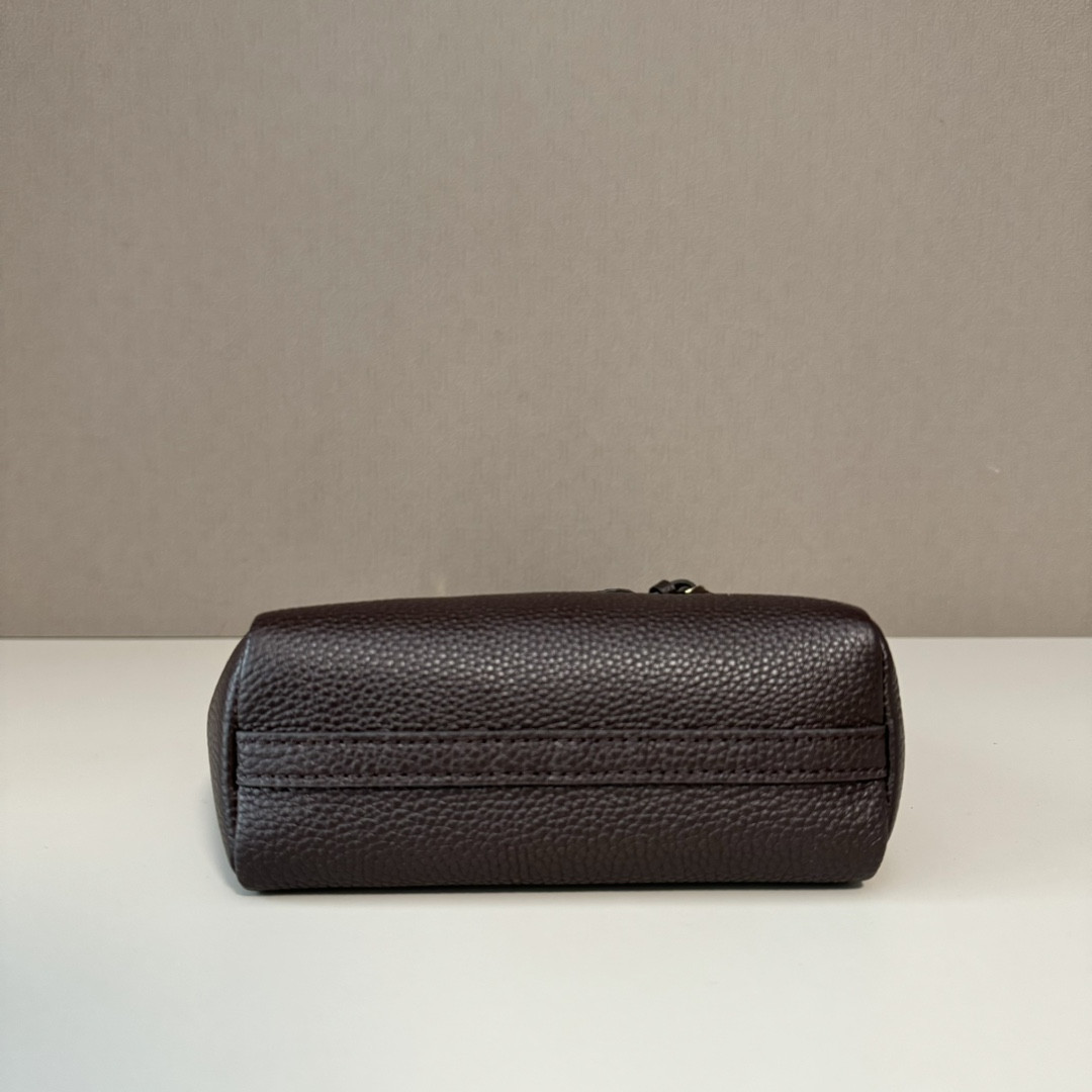 Miu Miu Leather Bucket Bag 18x16x7cm