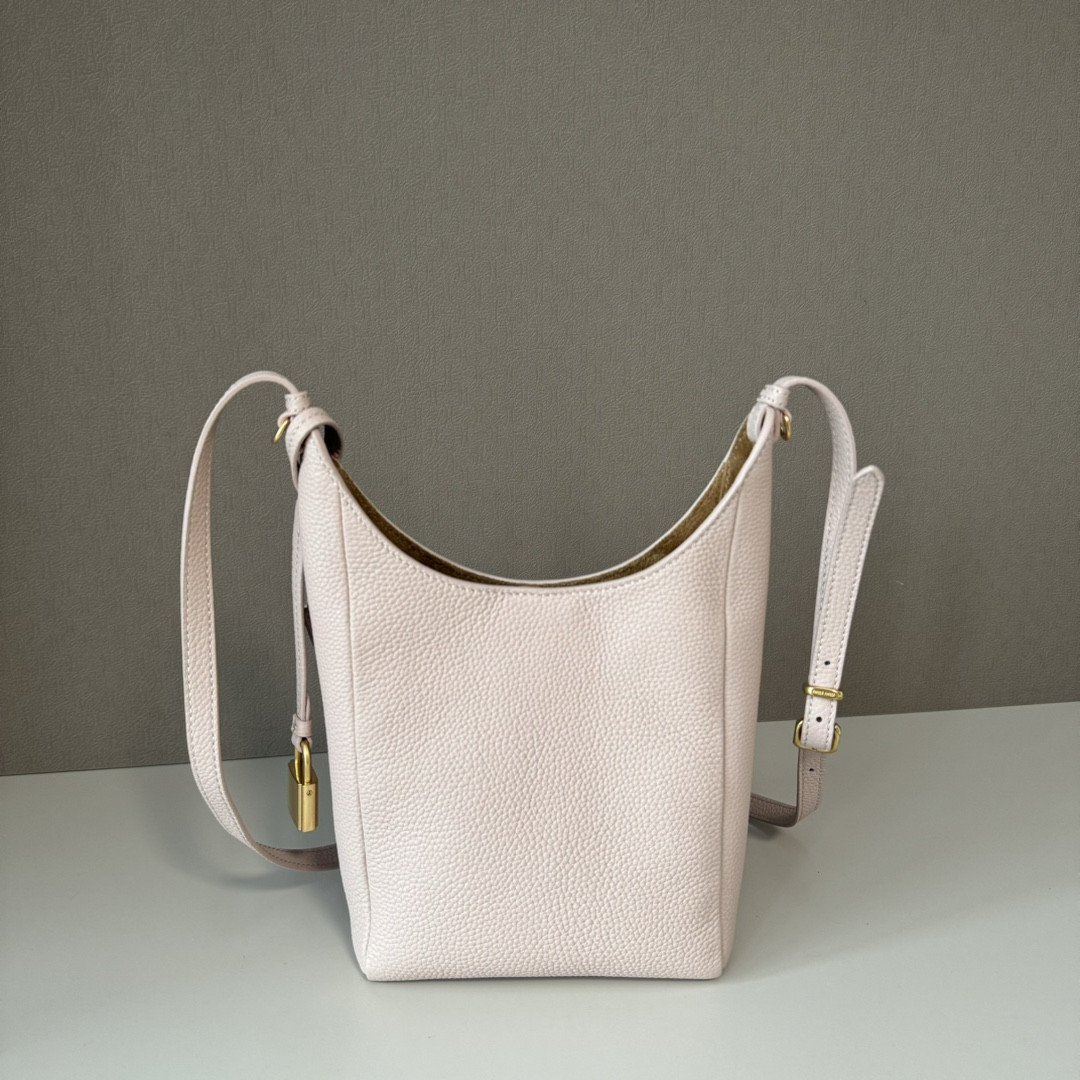 Miu Miu Leather Bucket Bag 18x16x7cm