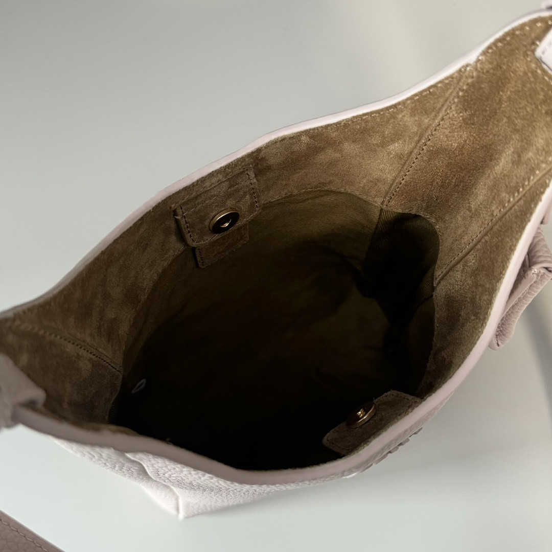 Miu Miu Leather Bucket Bag 18x16x7cm