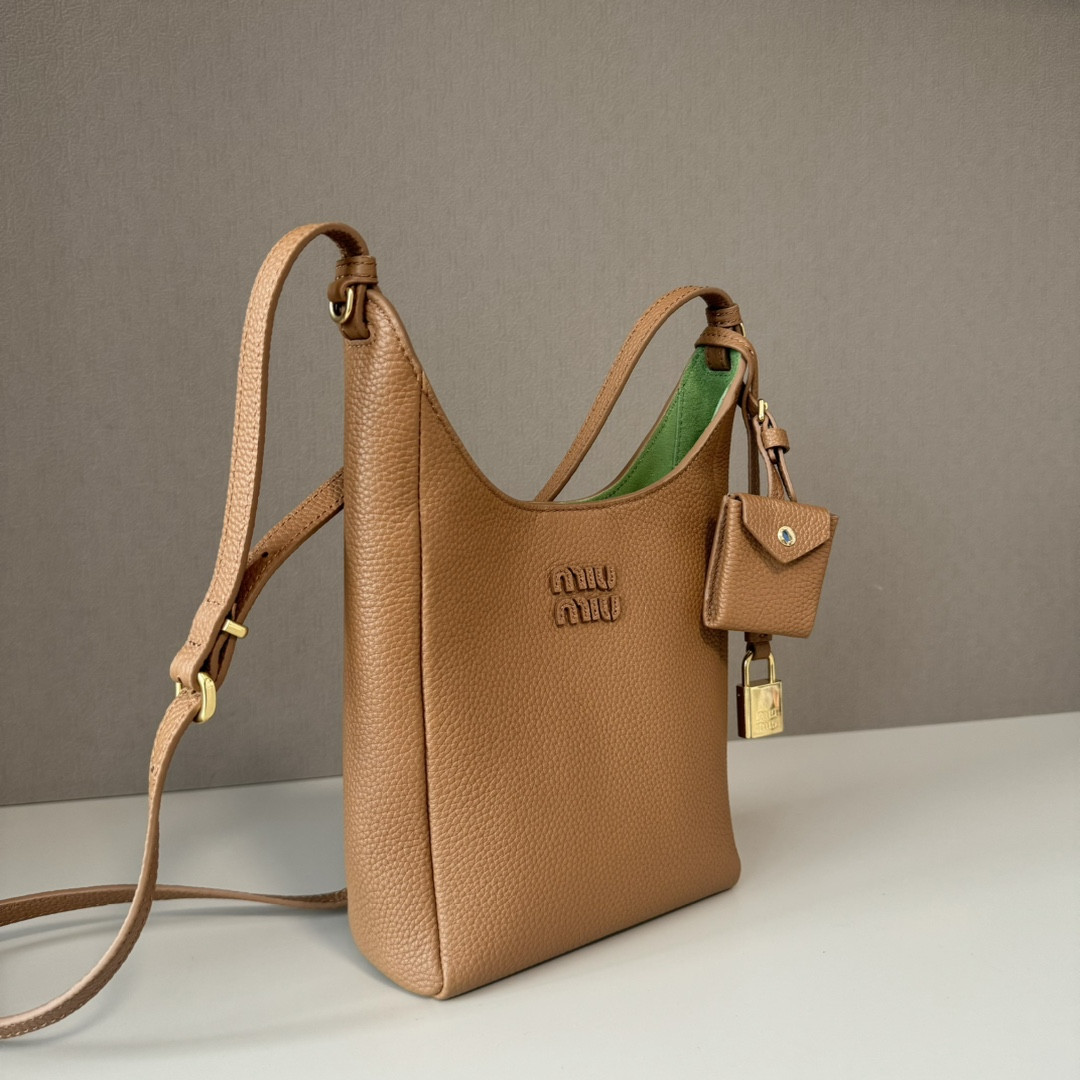 Miu Miu Leather Bucket Bag 18x16x7cm